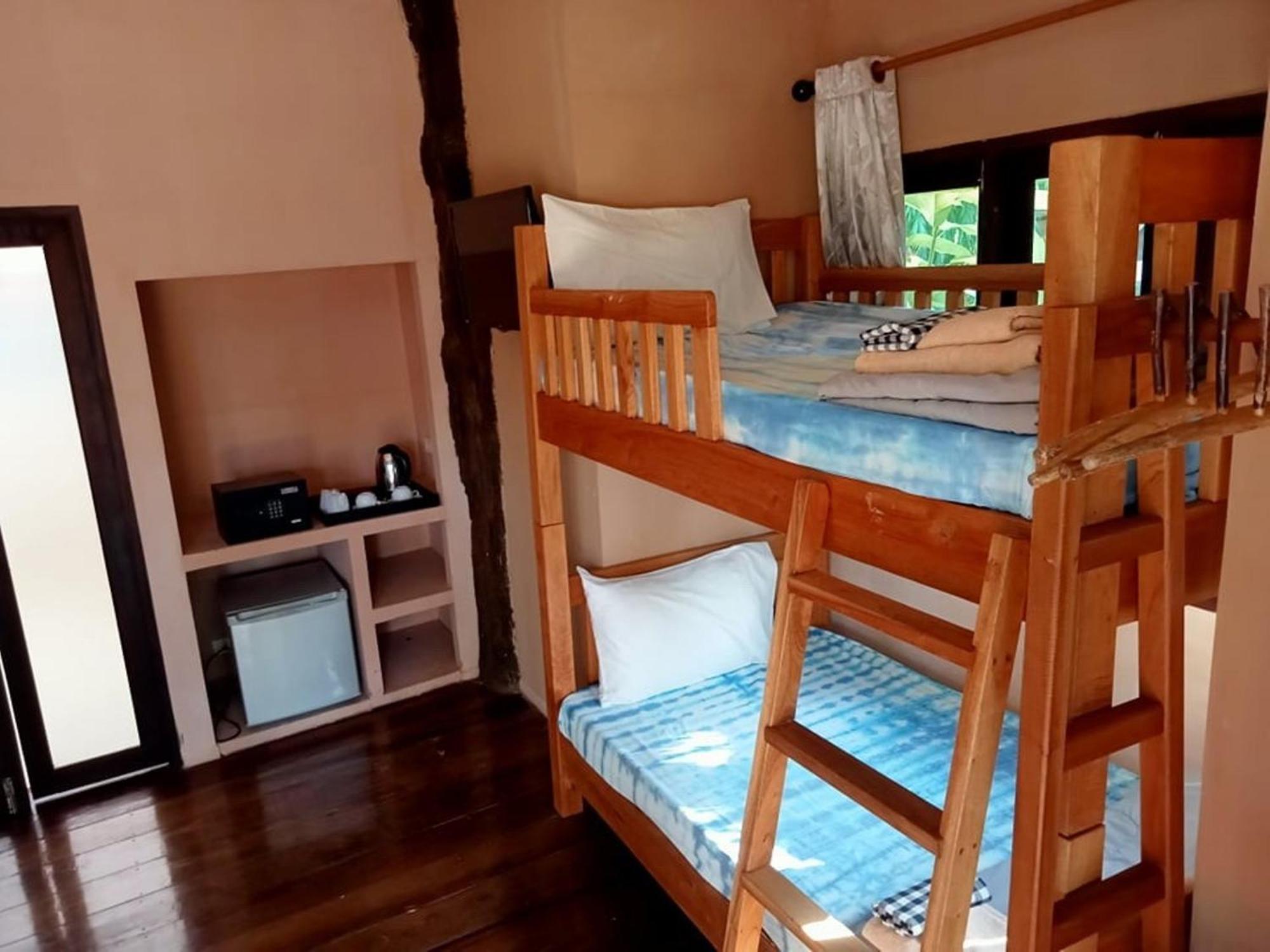 Thapwarin Resort - Green Hotel Koh Ngai Oda fotoğraf